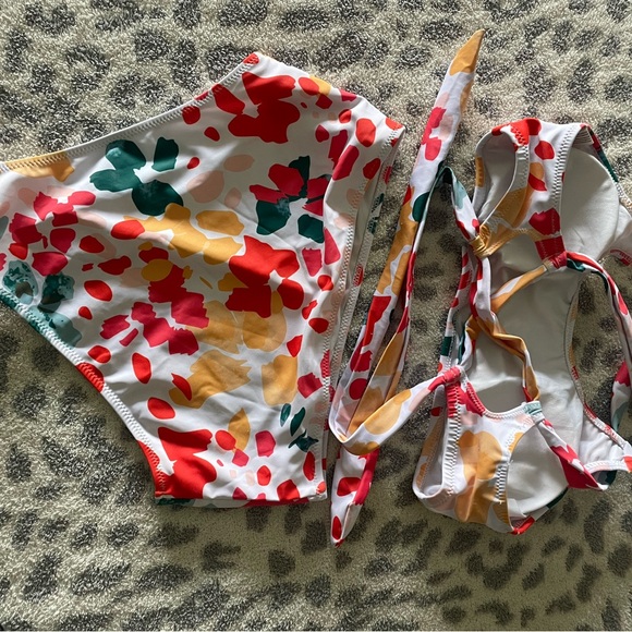 Floral Print Bikini Set - Picture 4 of 5